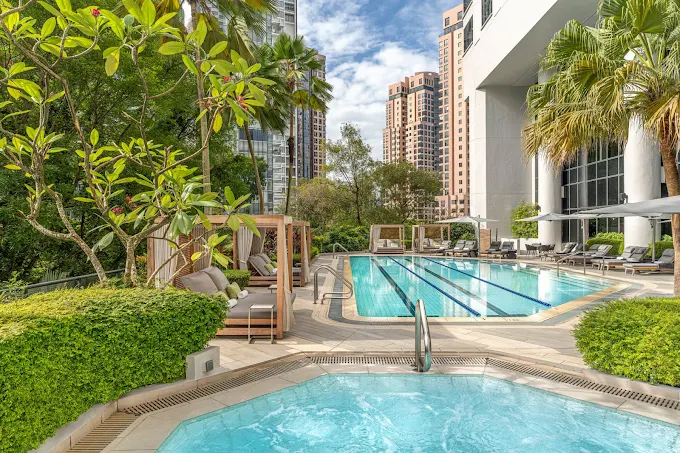 Four Seasons Hotel Singapore1
