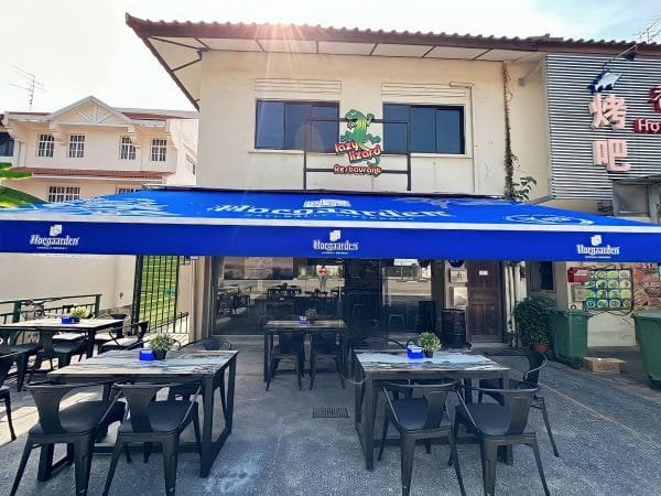 Lazy Lizard Pasir Panjang: relaxed café serving drinks, bites, and chill vibes